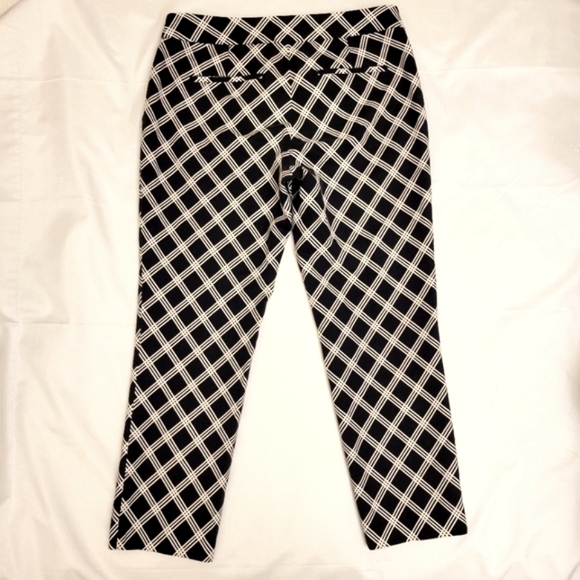 Express Columnist Black & White Diamond Print Pants Size 4R - Picture 4 of 14